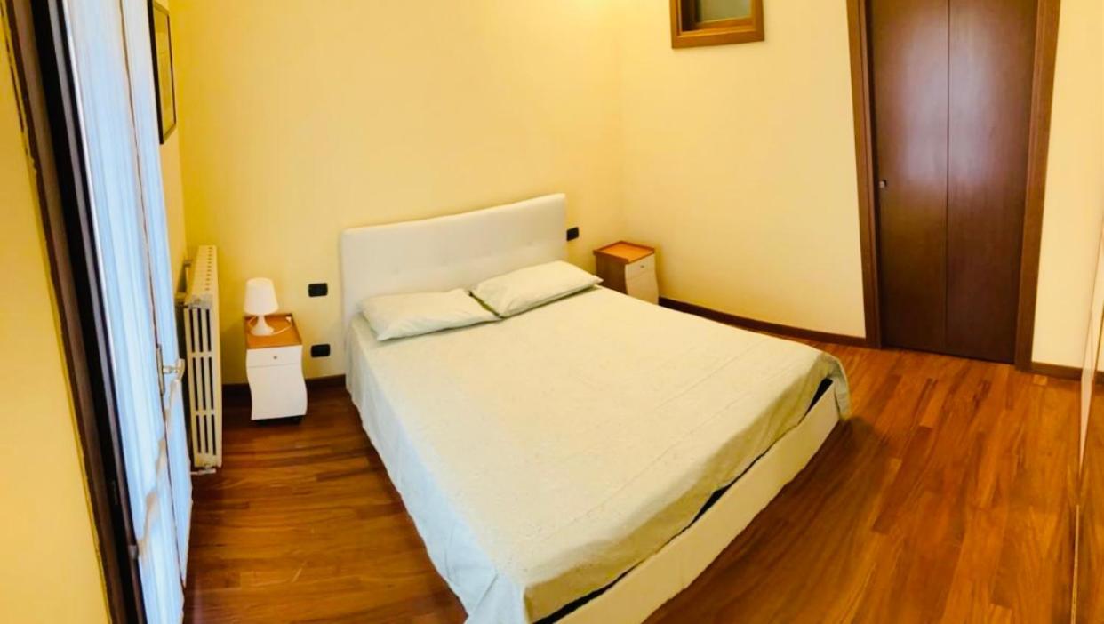Bilocale Zona Centro Appartement Milaan